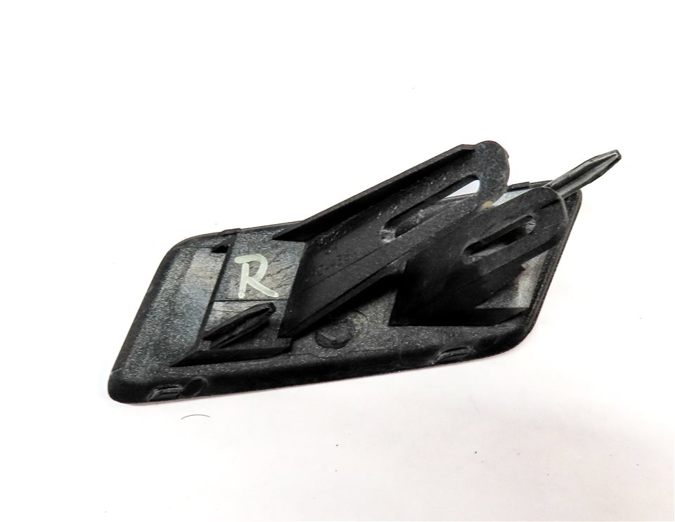 Thumbnail 4: 2016 LAND DISCOVERY SPORT L550 FRONT RIGHT HEADLIGHT WASHER COVER TRIM (SILVER)