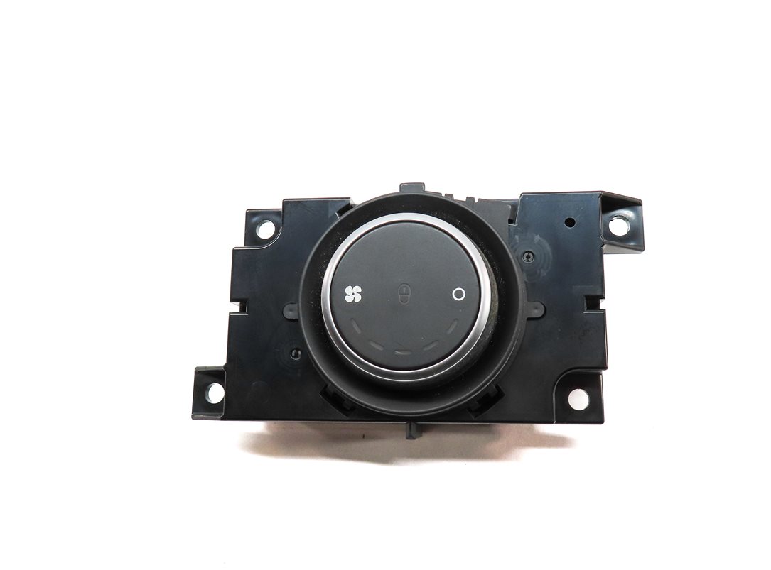 Thumbnail 4: 2016 LAND DISCOVERY SPORT (L550) REAR CLIMATE CONTROL KNOB