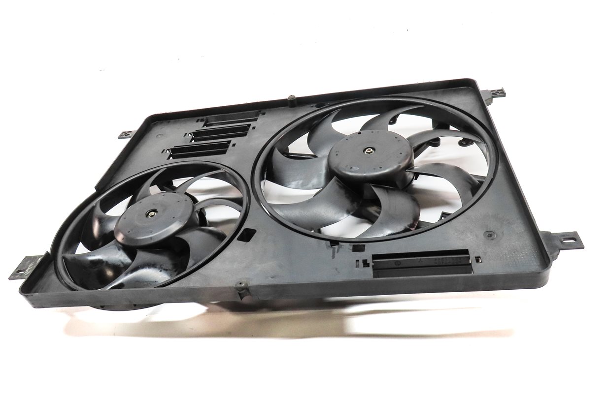 Thumbnail 2: 12-17 LR2 DISCOVERY SPORT RANGE ROVER EVOQUE (L538 L550) RADIATOR COOLING FAN