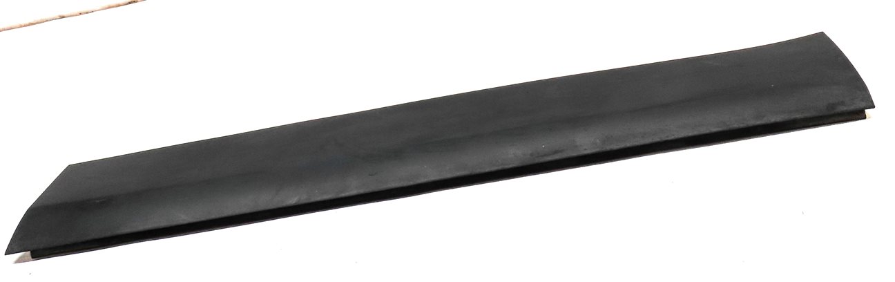 Thumbnail 3: 15-19 LAND ROVER DISCOVER SPORT (L550) FRONT RIGHT PASSENGER DOOR MOULDING TRIM