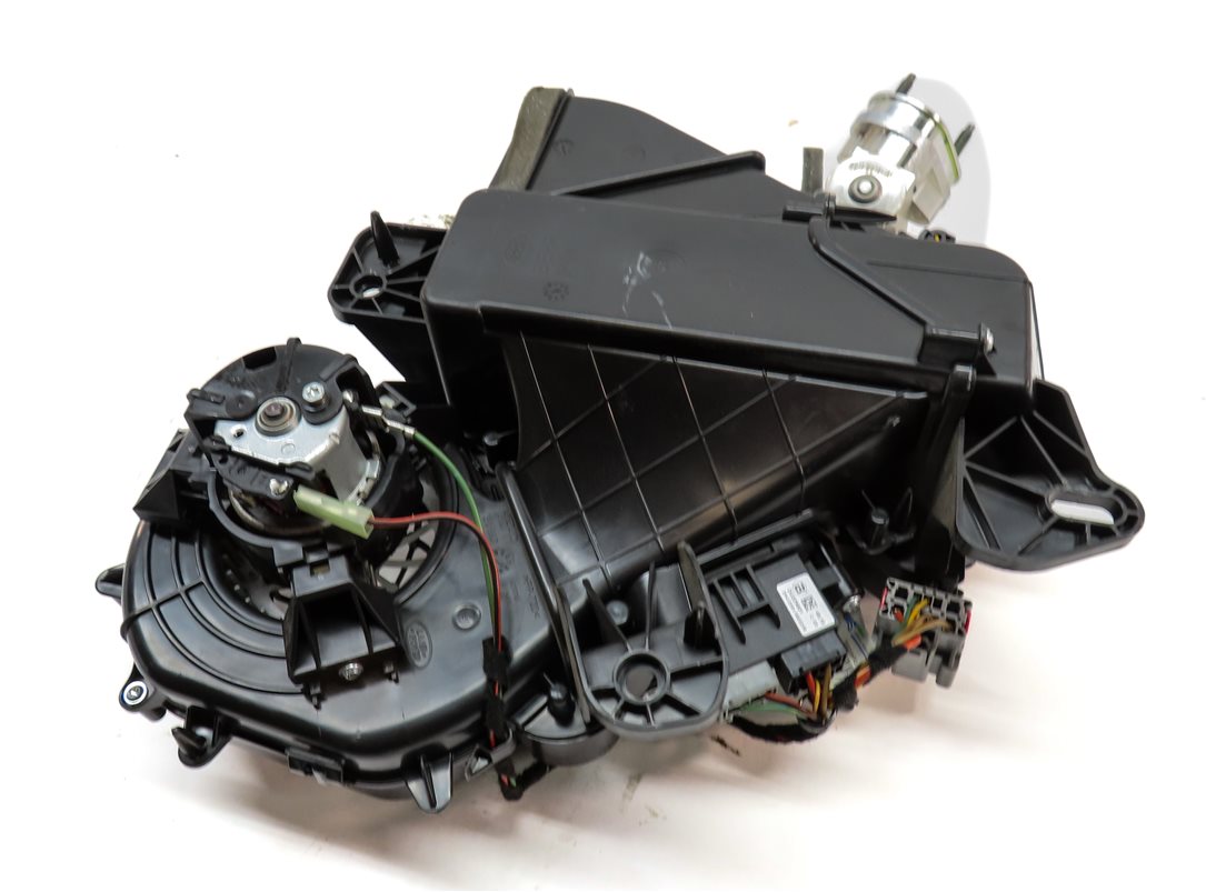 Thumbnail 6: 15-19 LAND ROVER DISCOVERY SPORT L550 REAR HVAC A/C HEATER BLOWER MOTOR ASSEMBLY