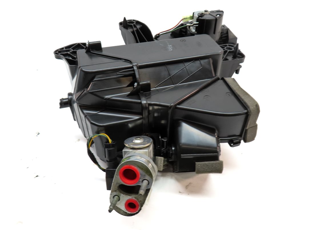 Thumbnail 7: 15-19 LAND ROVER DISCOVERY SPORT L550 REAR HVAC A/C HEATER BLOWER MOTOR ASSEMBLY