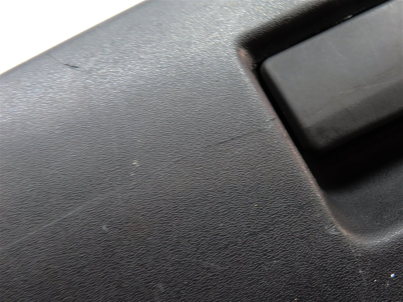 Thumbnail 10: 2015-2016 LAND ROVER DISCOVERY SPORT (L550) RIGHT GLOVE BOX ASSEMBLY (BLACK)