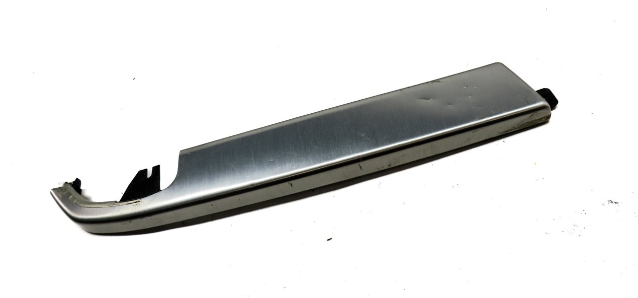 Thumbnail 3: 2016 LAND DISCOVERY SPORT (L550) FRONT RIGHT PASSENGER DASH TRIM (SILVER)
