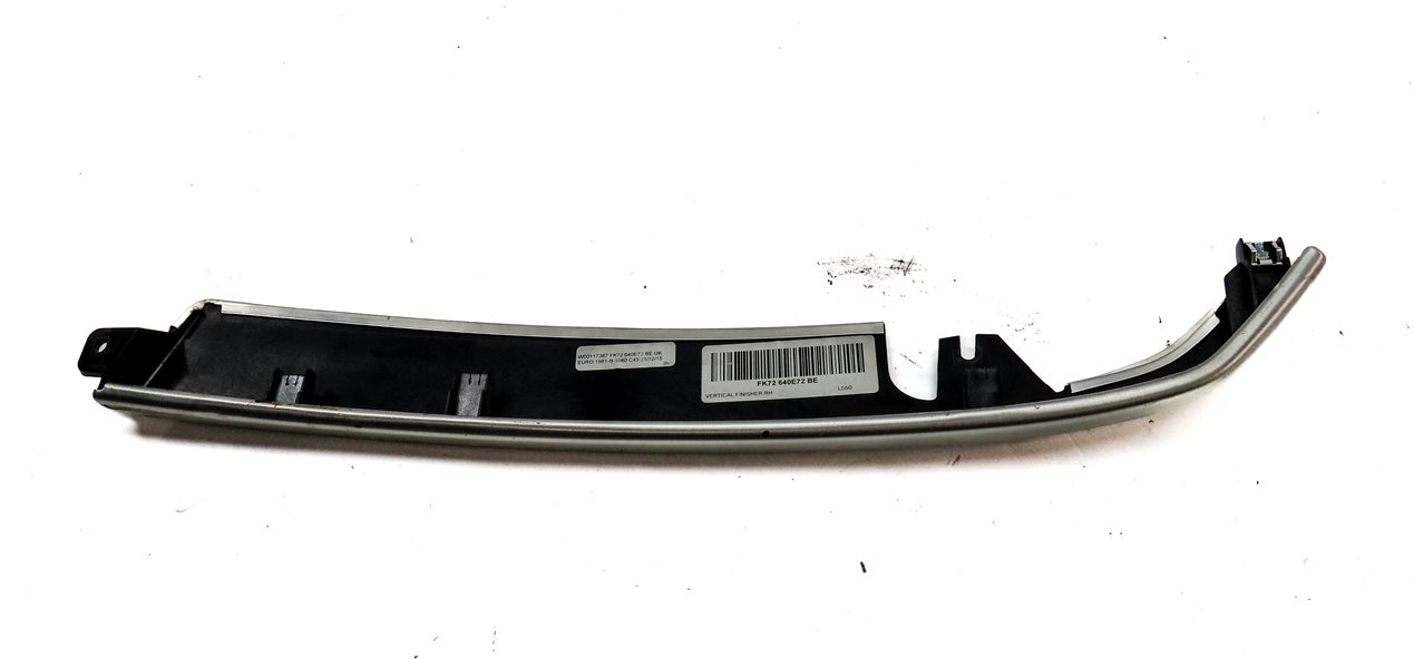 Thumbnail 5: 2016 LAND DISCOVERY SPORT (L550) FRONT RIGHT PASSENGER DASH TRIM (SILVER)