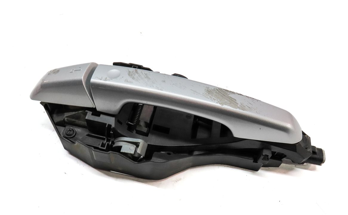 Thumbnail 1: 15-19 LAND ROVER DISCOVERY SPORT (L550) LEFT FRONT PASSIVE DOOR HANDLE (SILVER)
