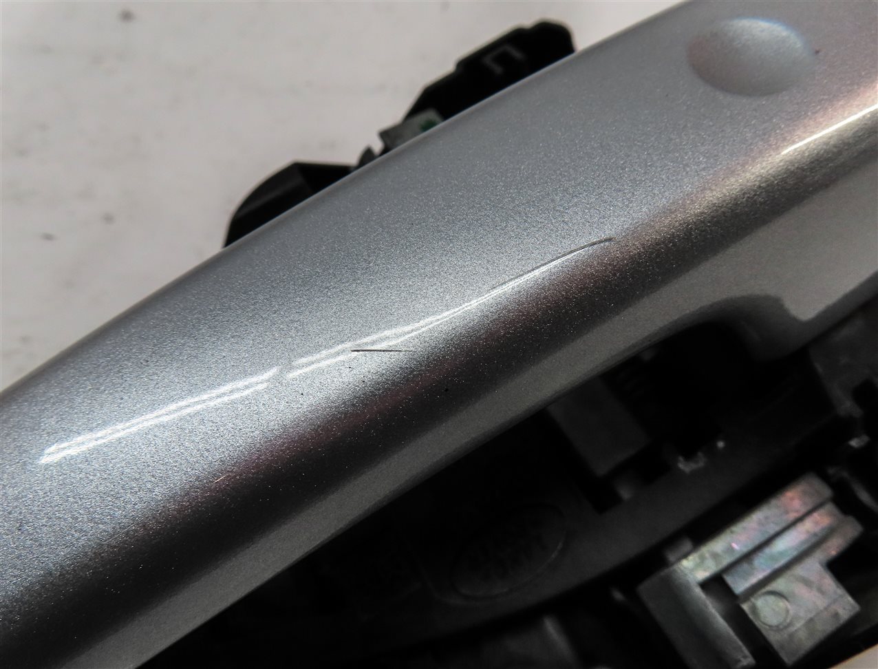 Thumbnail 7: 15-19 LAND ROVER DISCOVERY SPORT (L550) REAR LEFT PASSIVE DOOR HANDLE (SILVER)