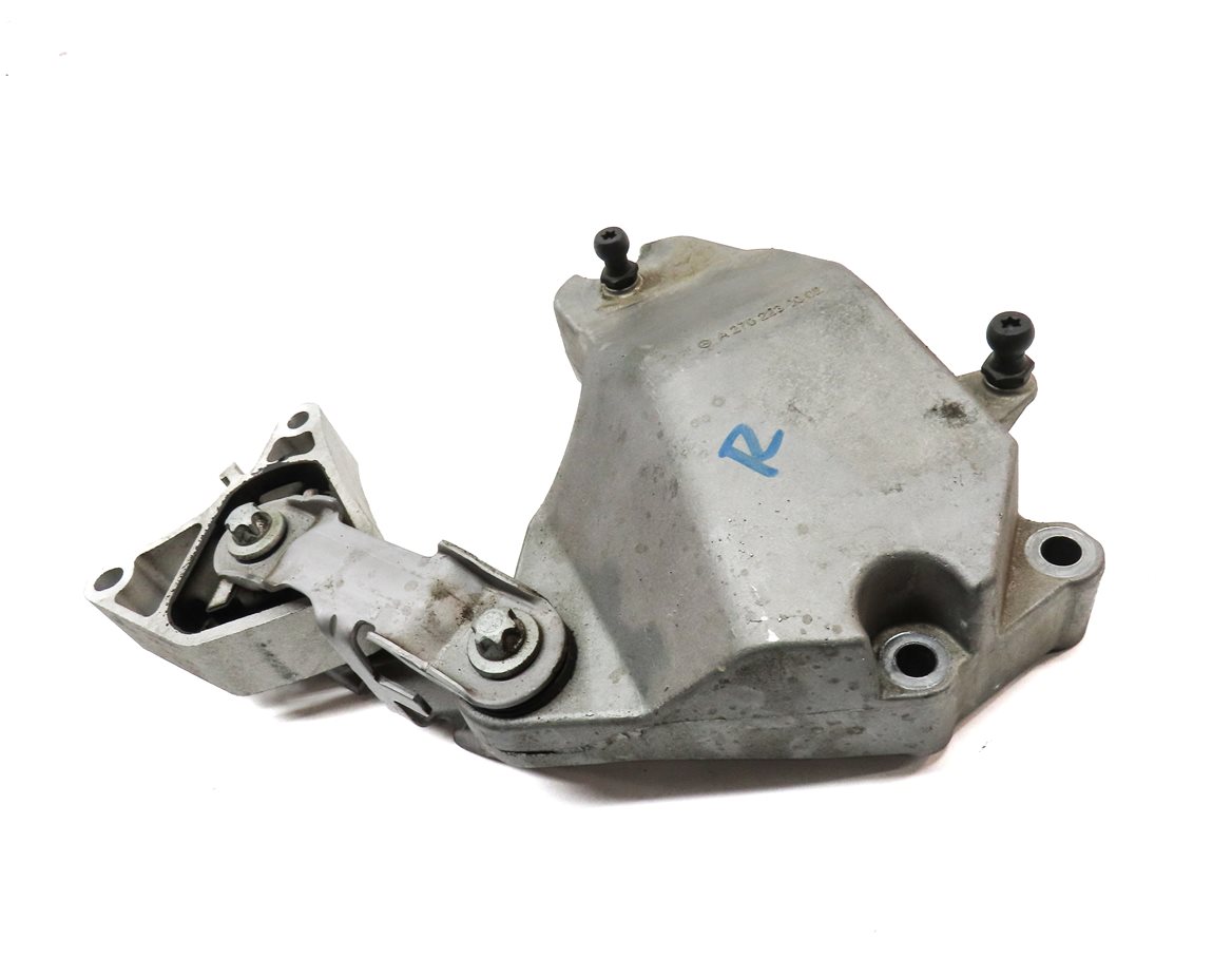 Thumbnail 3: 2016 MERCEDES GLA250 (X156) 2.0L TURBO (M270) ENGINE RIGHT UPPER MOUNT BRACKET