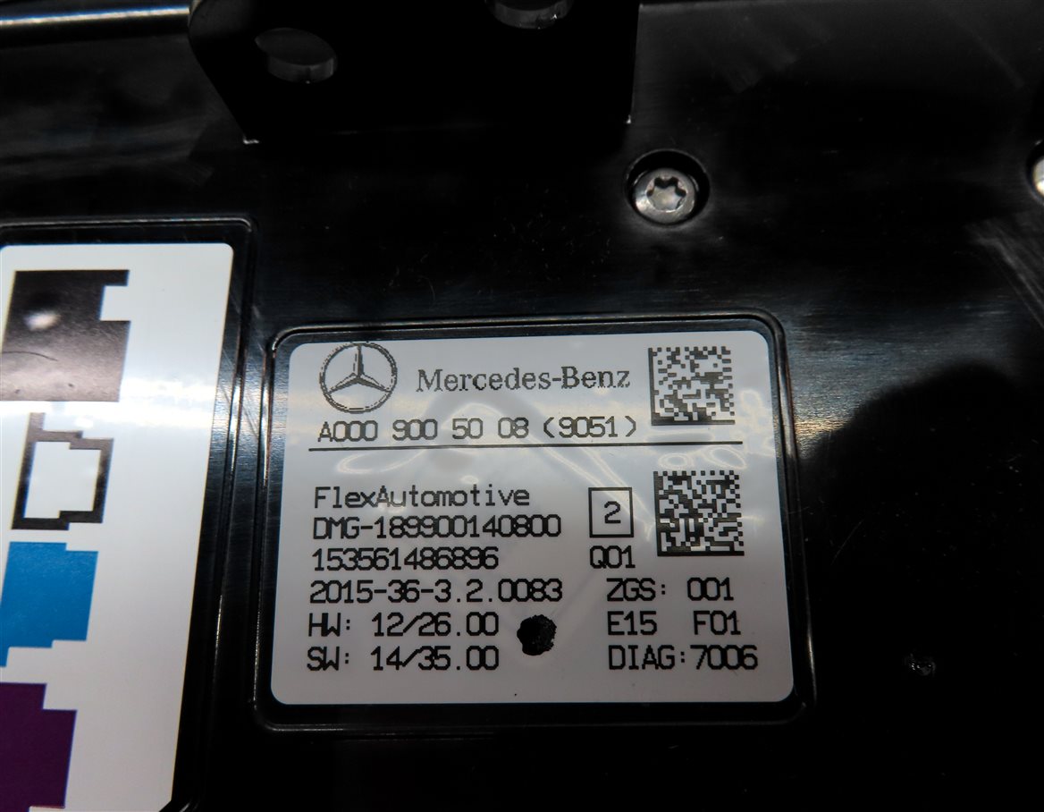 Thumbnail 7: 2016 MERCEDES GLA250 (X156) FRONT CENTER ROOF DOMELIGHT DOME LIGHT (BLACK)