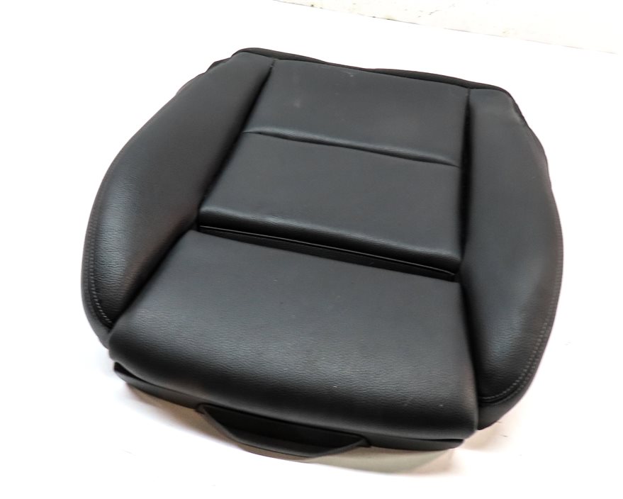 2016 MERCEDES GLA250 (X156) FRONT RIGHT LOWER STANDARD SEAT CUSHION (BLACK)
