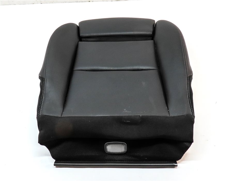 Thumbnail 4: 2016 MERCEDES GLA250 (X156) FRONT RIGHT LOWER STANDARD SEAT CUSHION (BLACK)