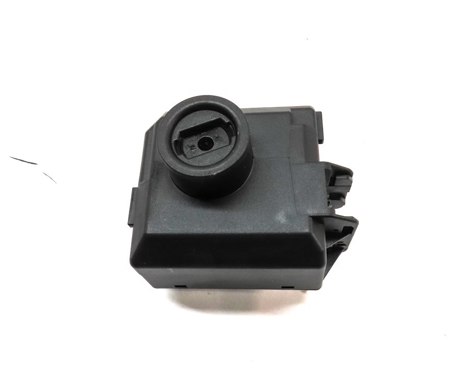 Thumbnail 2: 2016-2017 MERCEDES B250 CLA GLA (C117 W242 X156) IGNITION SWITCH MODULE
