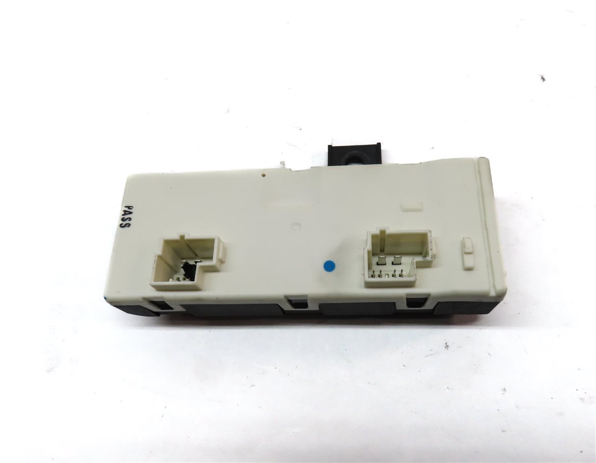 Thumbnail 4: 16 MERCEDES GLA250 (X156) REAR TRUNK TAILGATE LIFTGATE HATCH LIFT CONTROL MODULE