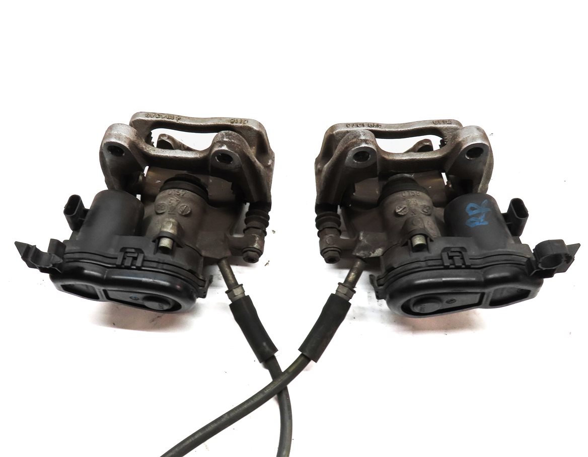 Thumbnail 5: 13-20 MERCEDES B250 CLA250 GLA250 C117 W242 W246 X156 REAR BRAKE CALIPER SET/2