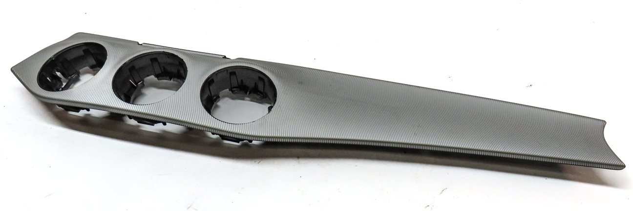 2016 MERCEDES GLA250 (X156) FRONT DASH TRIM PANEL (VERTICAL LIGHT)
