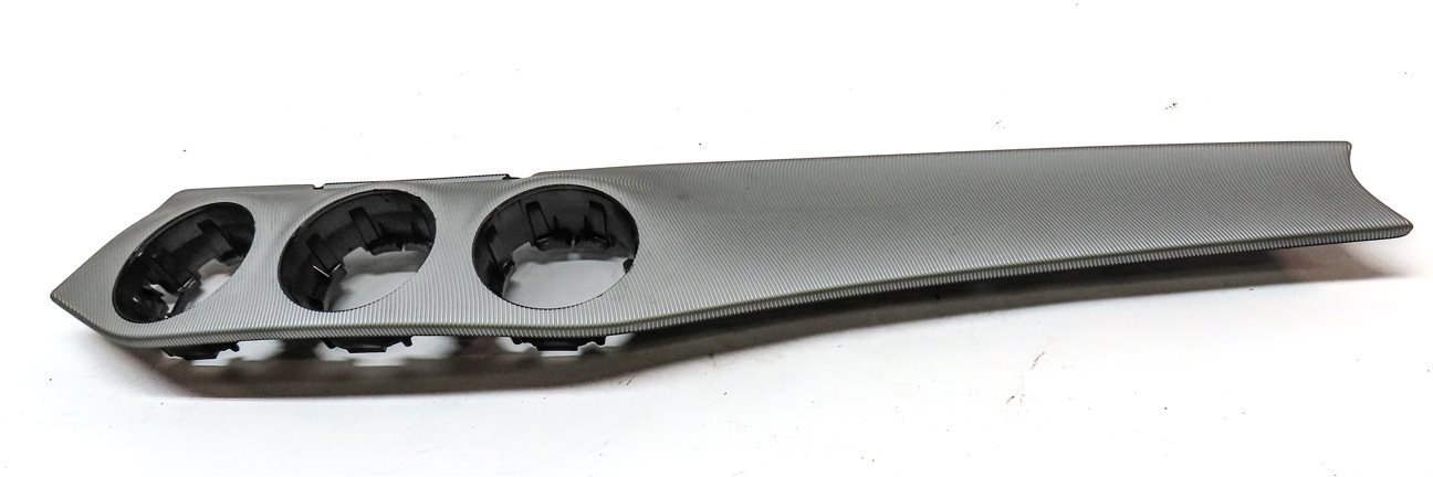 Thumbnail 2: 2016 MERCEDES GLA250 (X156) FRONT DASH TRIM PANEL (VERTICAL LIGHT)