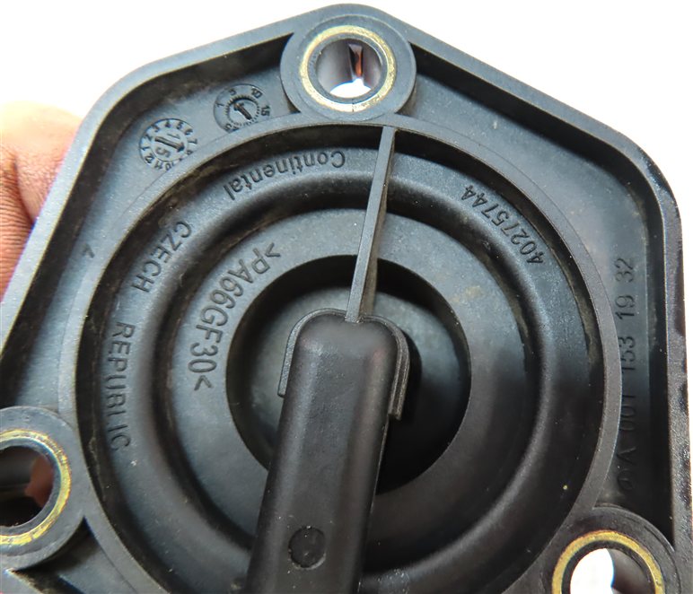 Thumbnail 5: 16 MERCEDES GLA250 (X156) 2.0L TURBO (M270) ENGINE MOTOR OIL FLUID LEVEL SENSOR