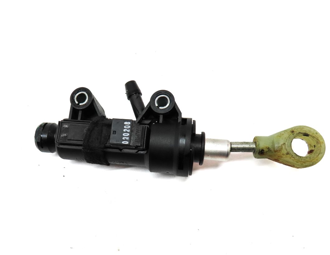 Thumbnail 5: 2008 BMW Z4 CONVERTIBLE (E85) 3.0L (N52) ENGINE CLUTCH MASTER CYLINDER