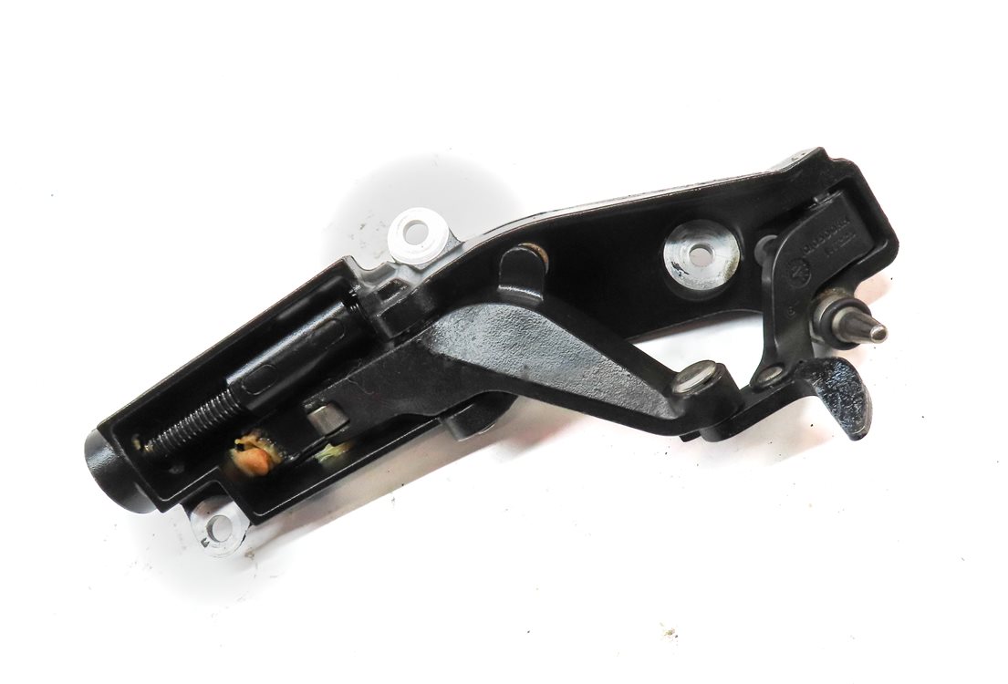 Thumbnail 3: 2008 BMW Z4 CONVERTIBLE (E85) FRONT RIGHT PASSENGER CONVERTIBLE TOP LATCH