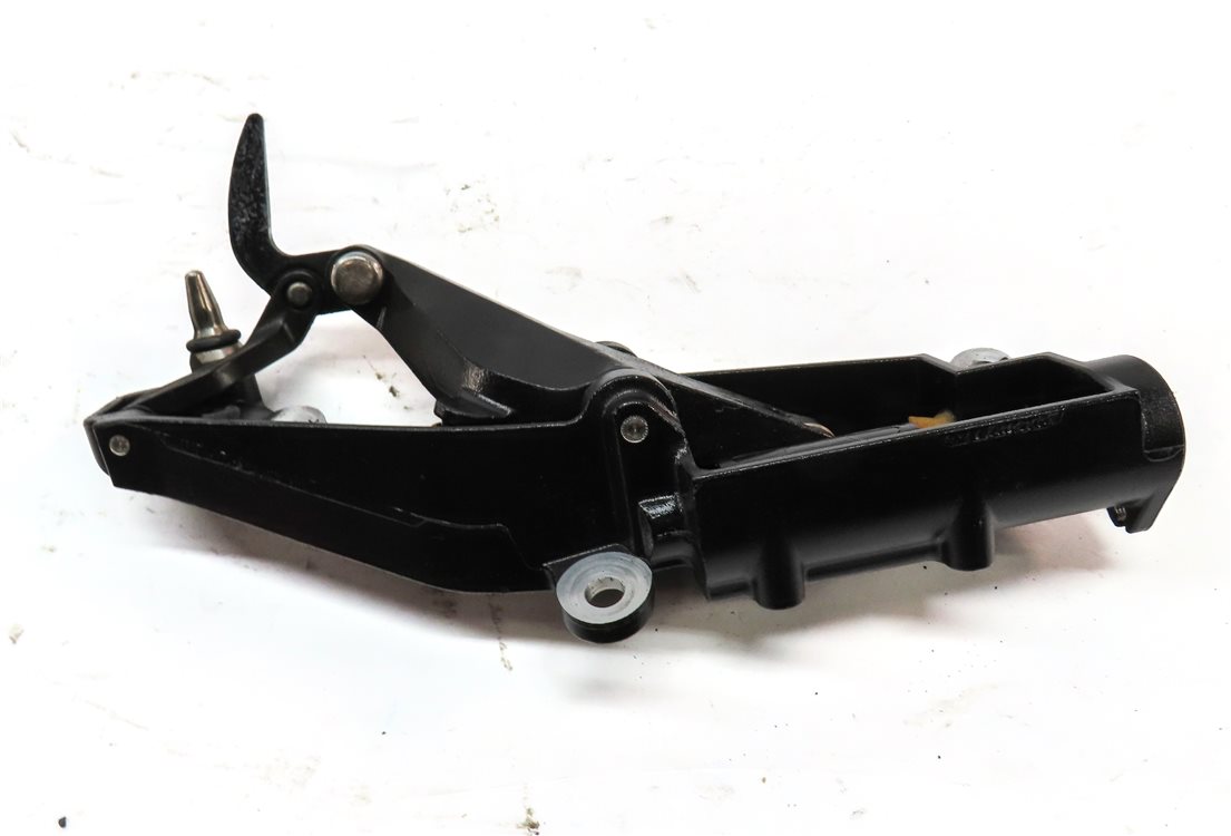 Thumbnail 4: 2008 BMW Z4 CONVERTIBLE (E85) FRONT RIGHT PASSENGER CONVERTIBLE TOP LATCH