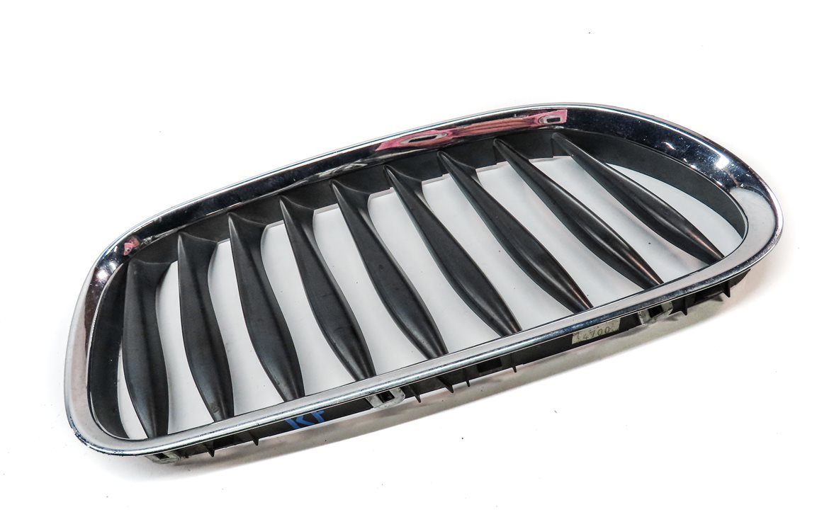 Thumbnail 3: 2003-2008 BMW Z4 (E85) RIGHT FRONT PASSENGER HOOD VENT GRILLE (GRAPHITE CHROME)