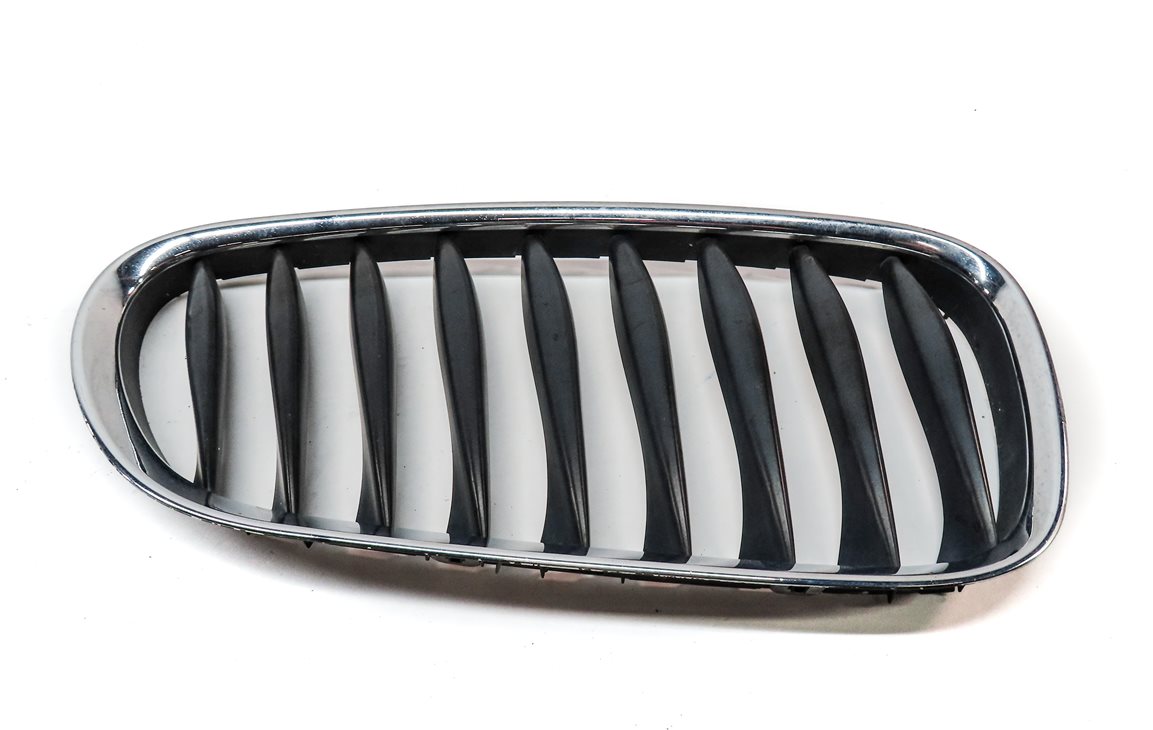 Thumbnail 4: 2003-2008 BMW Z4 (E85) RIGHT FRONT PASSENGER HOOD VENT GRILLE (GRAPHITE CHROME)