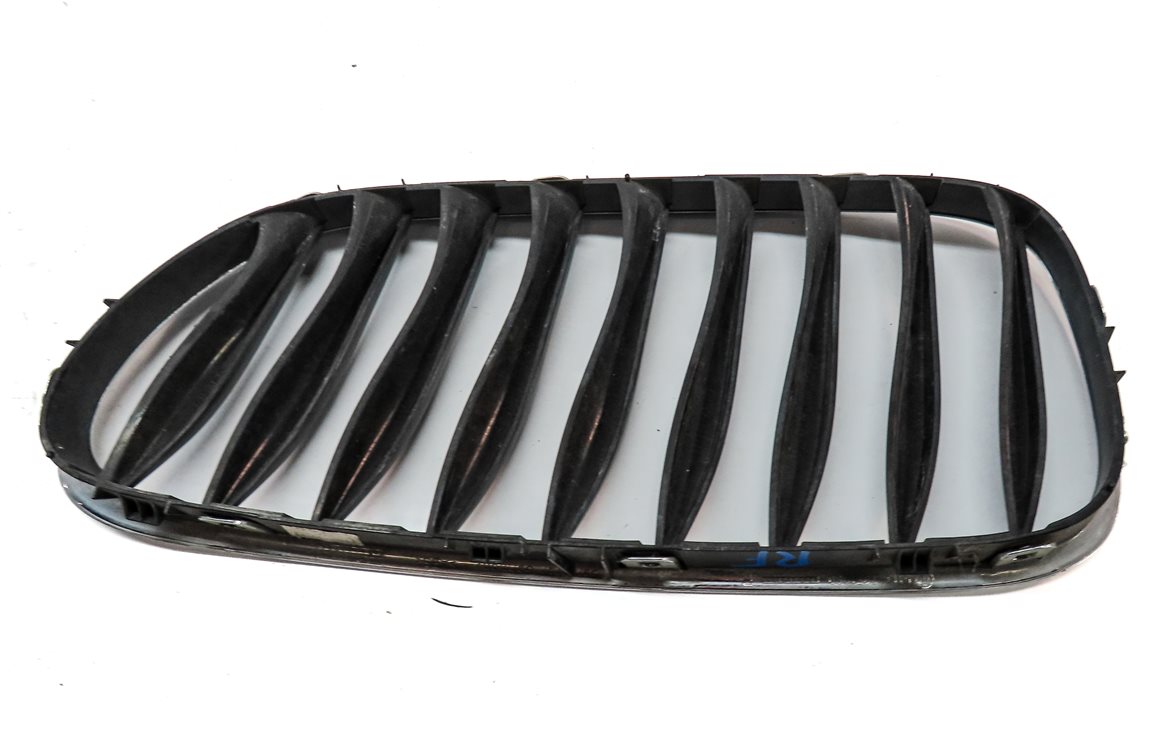 Thumbnail 5: 2003-2008 BMW Z4 (E85) RIGHT FRONT PASSENGER HOOD VENT GRILLE (GRAPHITE CHROME)