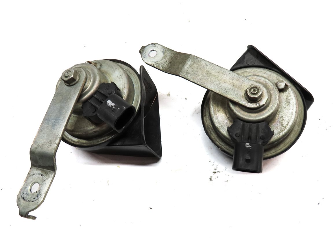 Thumbnail 4: 2011-2018 BMW X3 X4 (F25 F26) HIGH & LOW TONE SAFETY HORN SET-2