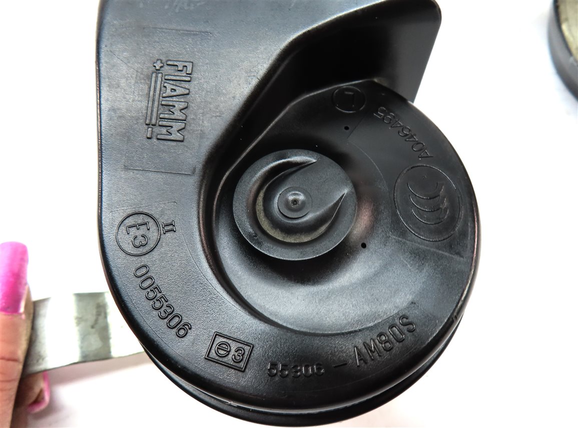 Thumbnail 5: 2011-2018 BMW X3 X4 (F25 F26) HIGH & LOW TONE SAFETY HORN SET-2