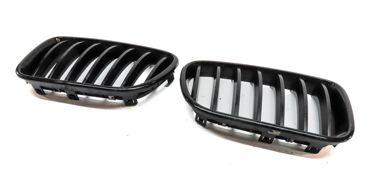 2011-2017 BMW X3 (F25) FRONT LEFT & RIGHT HOOD KIDNEY GRILLE SET (TITANIUM FINS)