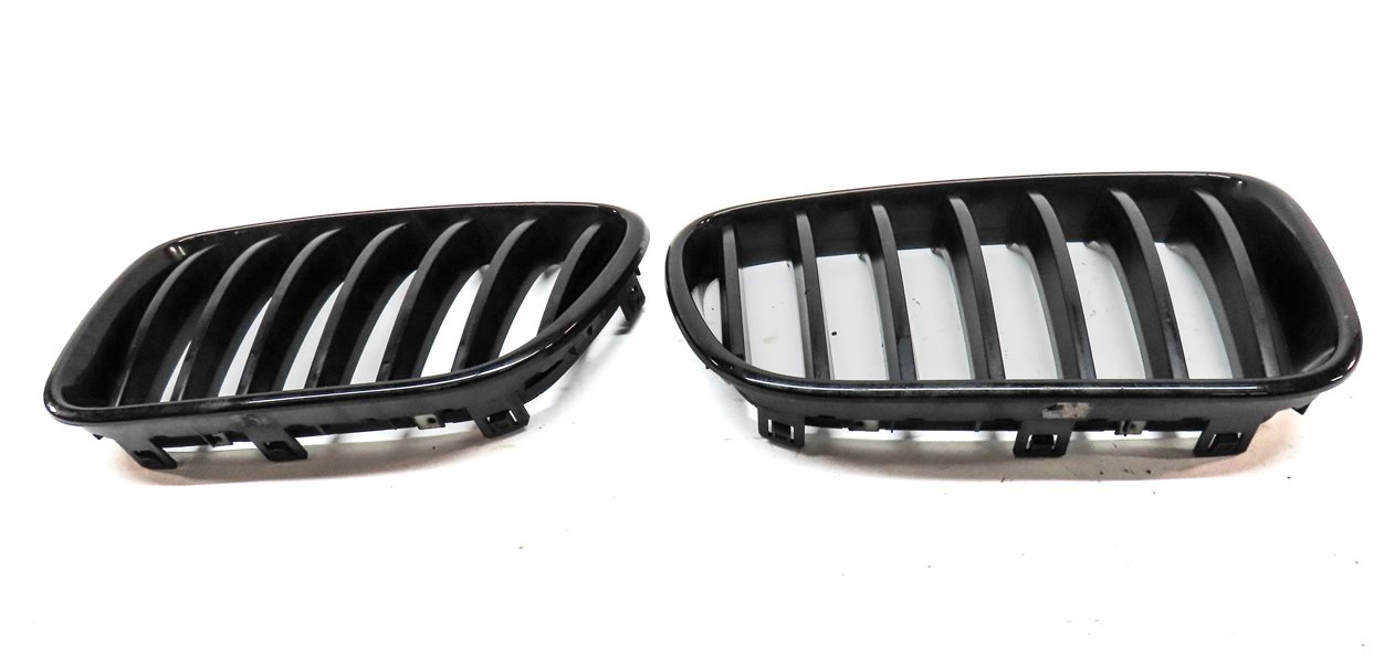 Thumbnail 2: 2011-2017 BMW X3 (F25) FRONT LEFT & RIGHT HOOD KIDNEY GRILLE SET (TITANIUM FINS)