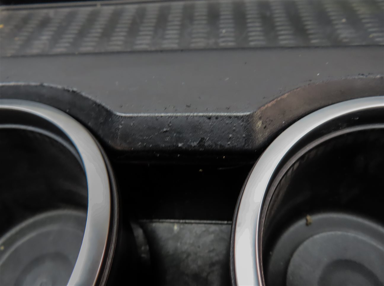 Thumbnail 7: 2012 BMW X3 (F25) FRONT CENTER CONSOLE CUPHOLDER CUP HOLDER (BLACK)