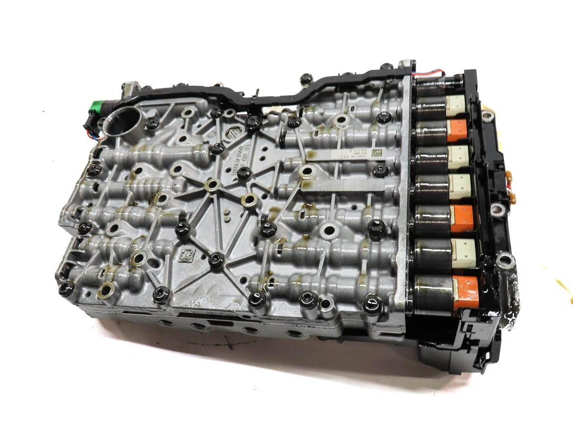 Thumbnail 5: 2011-2014 BMW X3 (F25) A/T 35iX 8HP-45 8 SPEED AUTOMATIC TRANSMISSION VALVE BODY