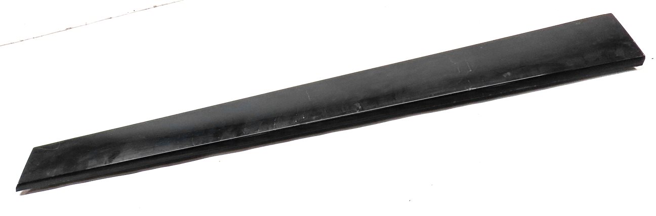 Thumbnail 3: 11-18 BMW X3 X4 (F25 F26) FRONT RIGHT LOWER DOOR MOULDING TRIM (w/ M PACKAGE)