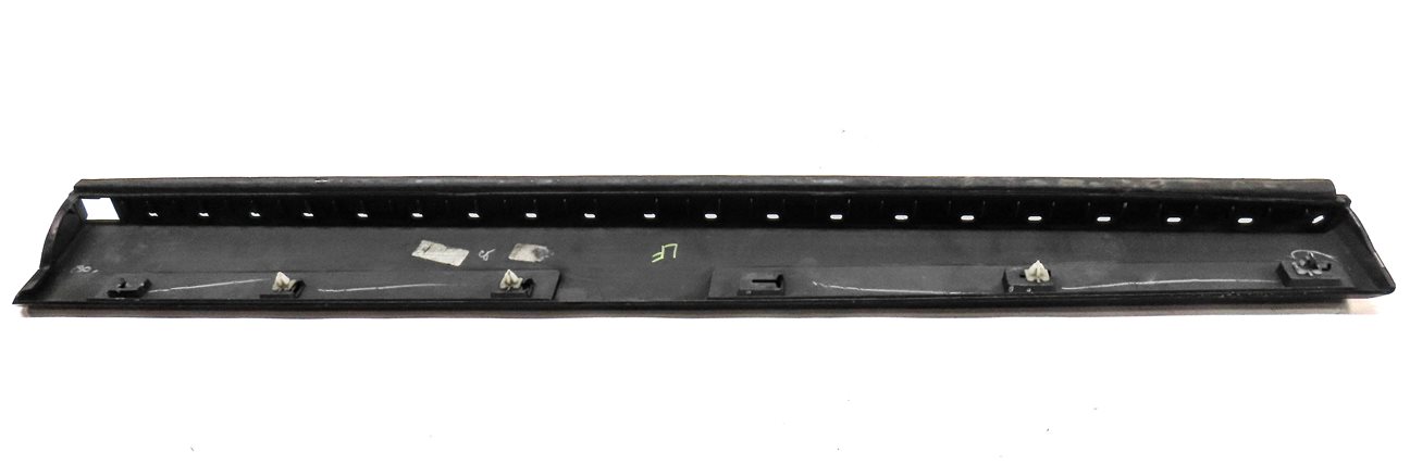 Thumbnail 5: 11-18 BMW X3 X4 (F25 F26) FRONT RIGHT LOWER DOOR MOULDING TRIM (w/ M PACKAGE)