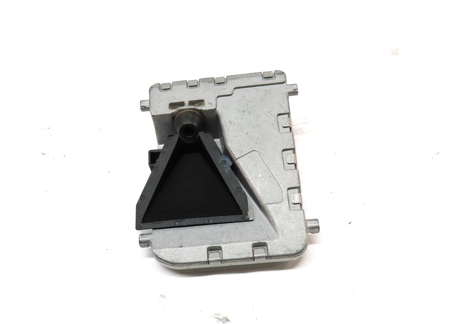 Thumbnail 2: 2016-2017 MERCEDES GLE CLASS (W166) FRONT WINDSHIELD LANE KEEP ASSIST CAMERA