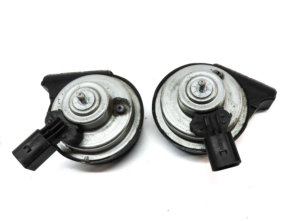 Thumbnail 4: 08-18 MERCEDES C E GLK CLS (W204 W207 W212 X204 C218) HIGH & LOW TONE HORN SET