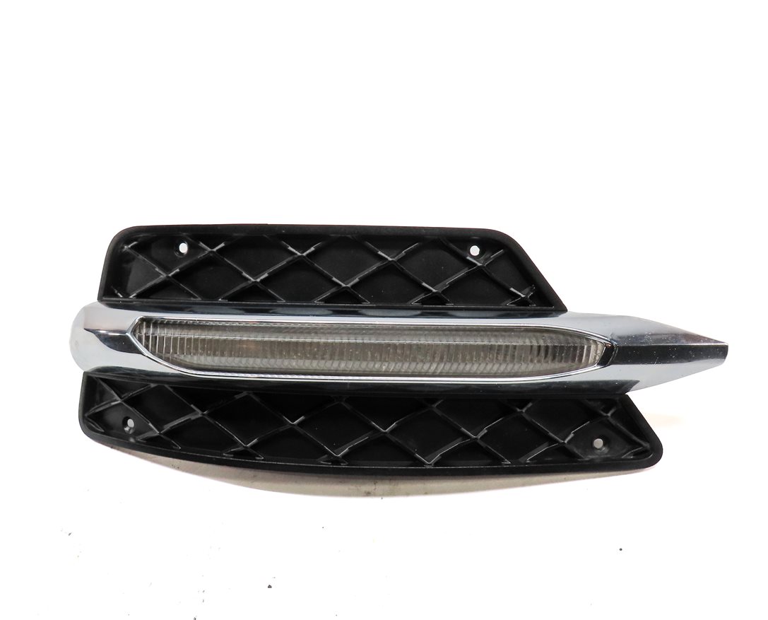 Thumbnail 5: 2012-2015 MERCEDES C-CLASS (W204) LEFT FRONT DRIVER FOGLIGHT FOG LIGHT w/ TRIM