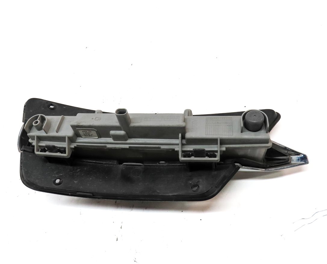 Thumbnail 6: 2012-2015 MERCEDES C-CLASS (W204) LEFT FRONT DRIVER FOGLIGHT FOG LIGHT w/ TRIM