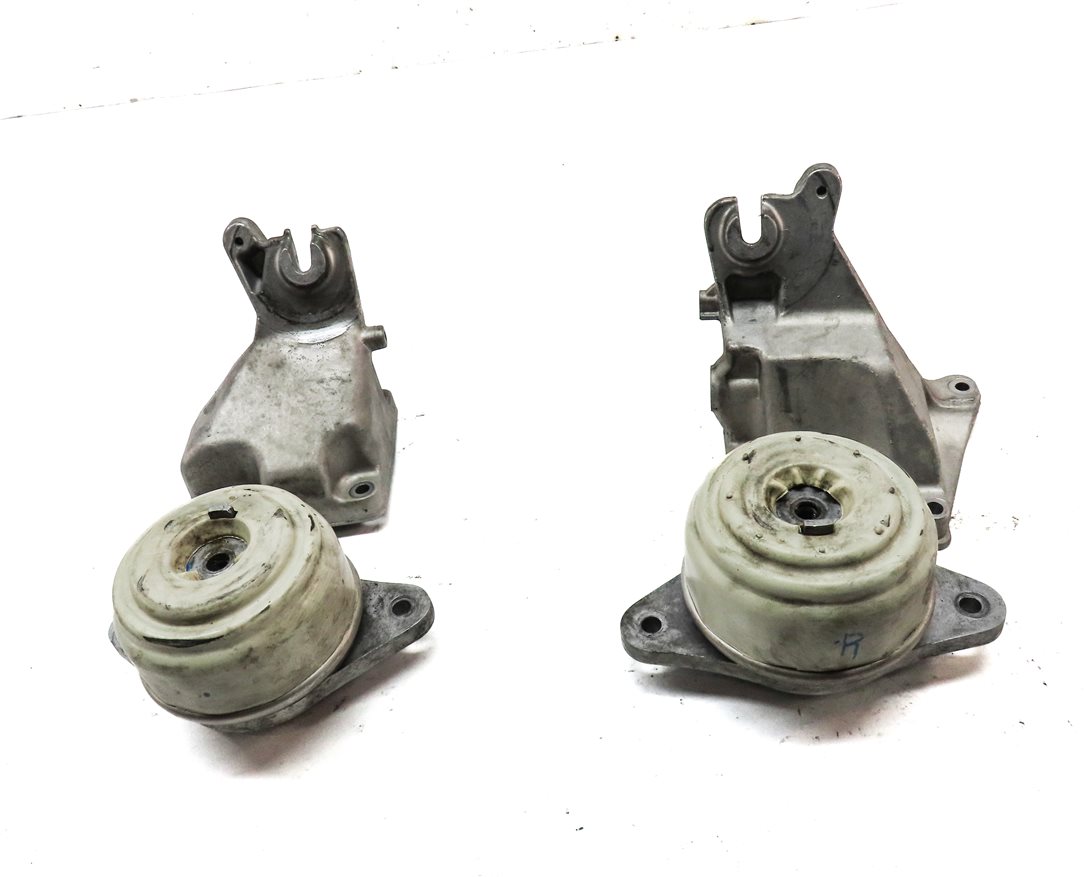 Thumbnail 2: 2012 MERCEDES C300 (W204) 3.0L (272.948) ENGINE MOTOR MOUNT & BRACKET SET 4