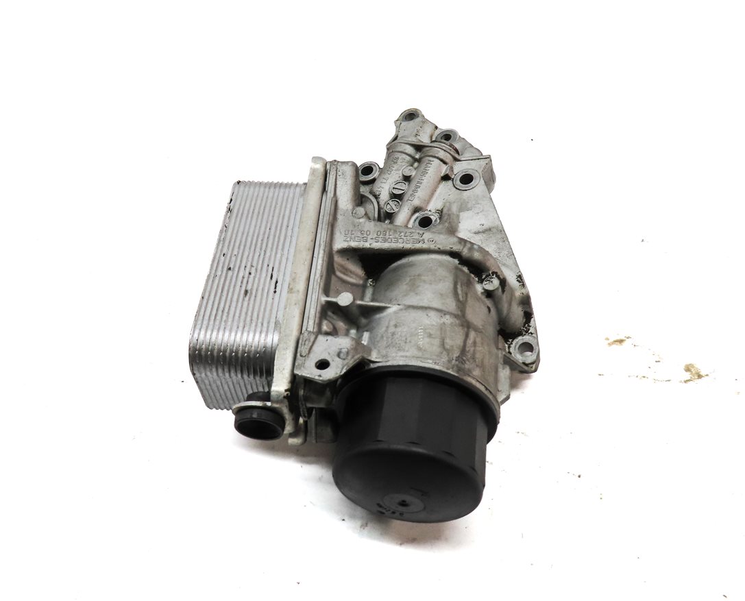 Thumbnail 5: 2012 MERCEDES C300 (W204) 3.0L (272.948) ENGINE OIL FILTER HOUSING w/ OIL COOLER