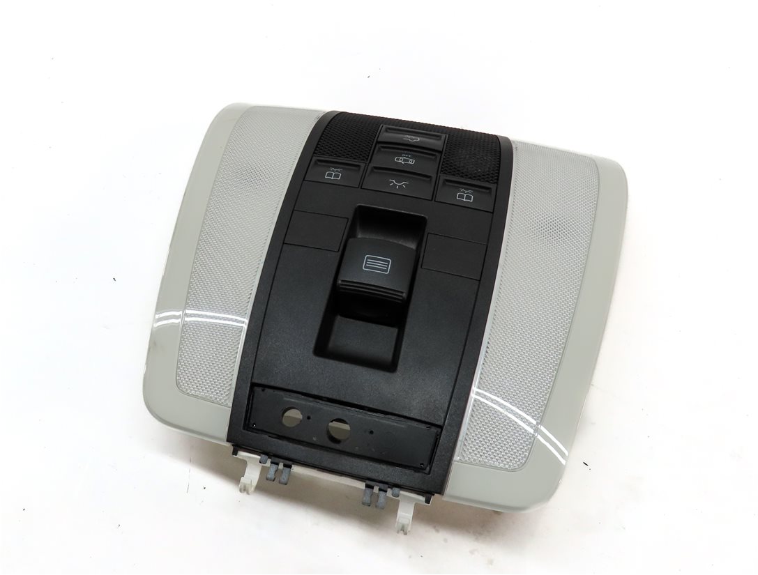 2012 MERCEDES C300 (W204) FRONT CENTER ROOF PRIMARY DOMELIGHT DOME LIGHT (BLACK)