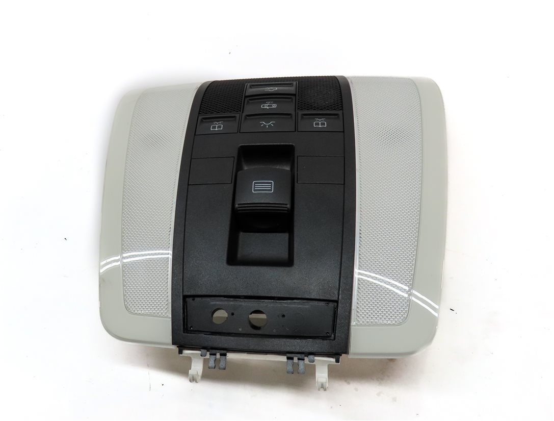 Thumbnail 2: 2012 MERCEDES C300 (W204) FRONT CENTER ROOF PRIMARY DOMELIGHT DOME LIGHT (BLACK)