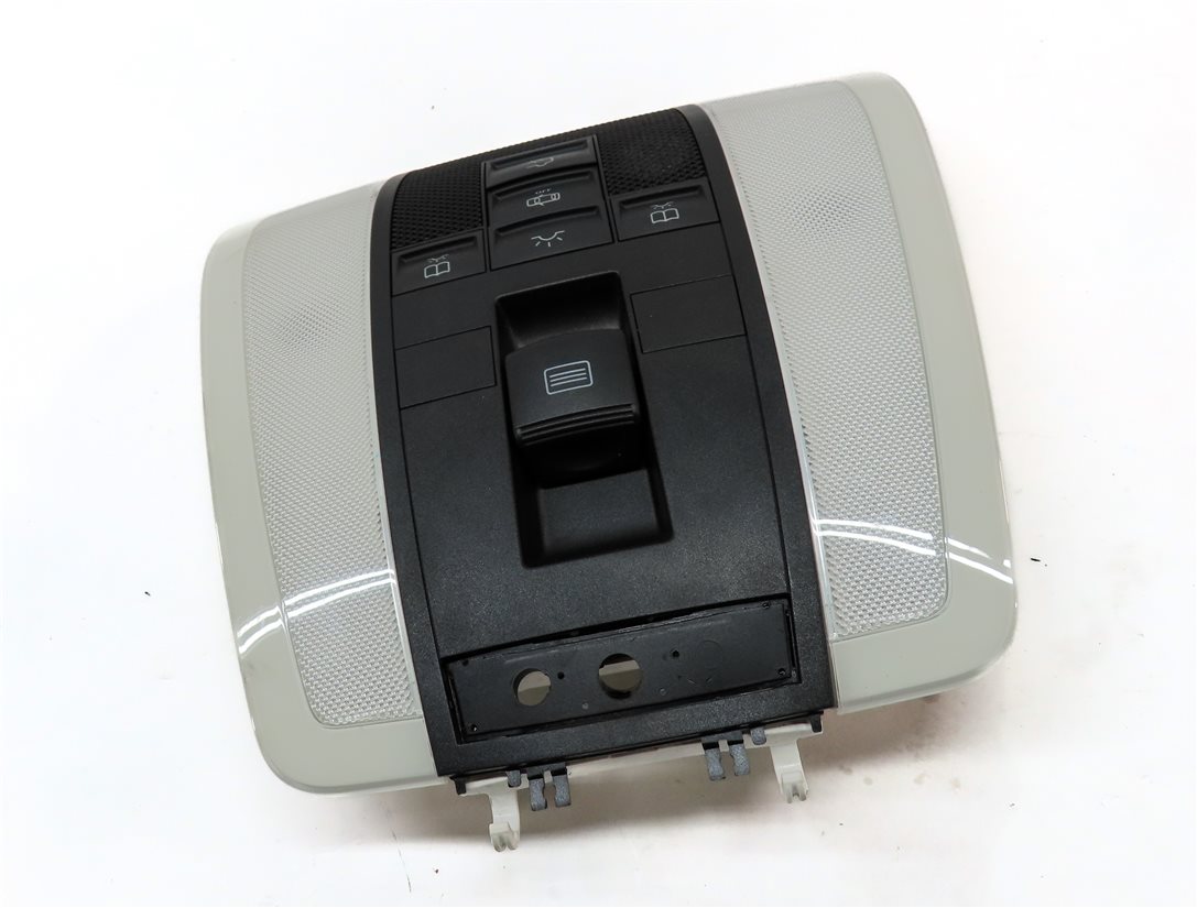 Thumbnail 3: 2012 MERCEDES C300 (W204) FRONT CENTER ROOF PRIMARY DOMELIGHT DOME LIGHT (BLACK)