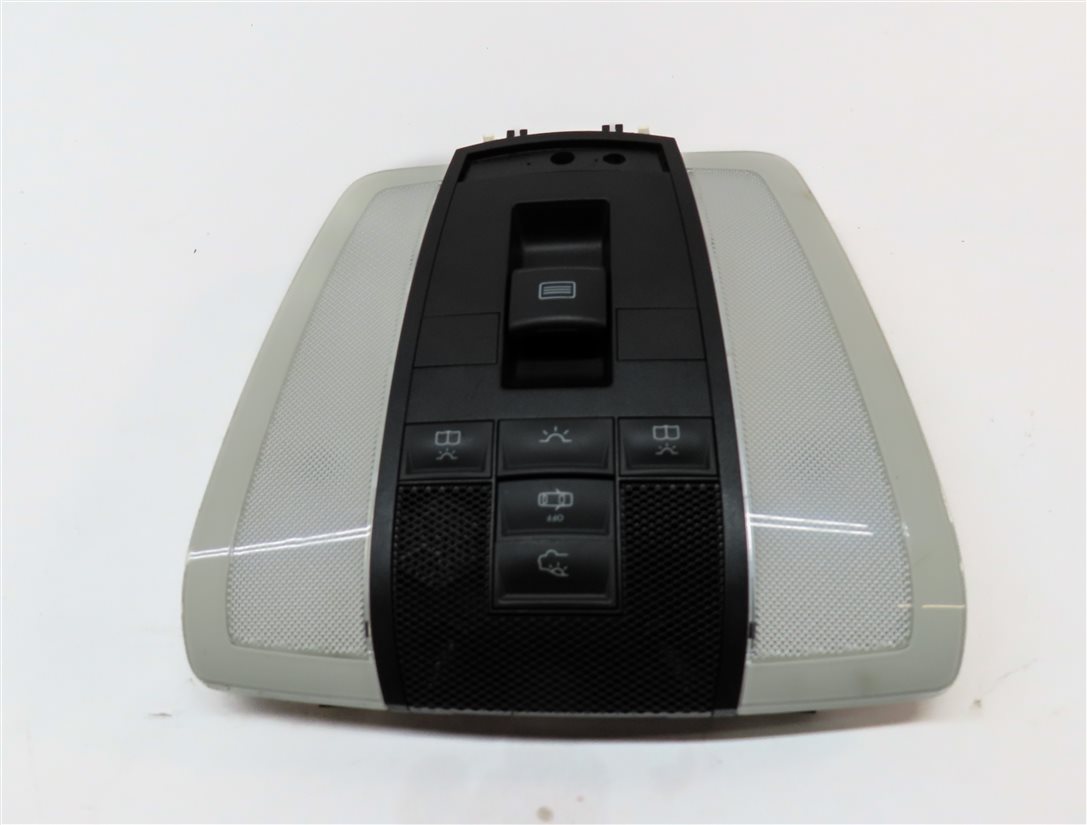 Thumbnail 4: 2012 MERCEDES C300 (W204) FRONT CENTER ROOF PRIMARY DOMELIGHT DOME LIGHT (BLACK)