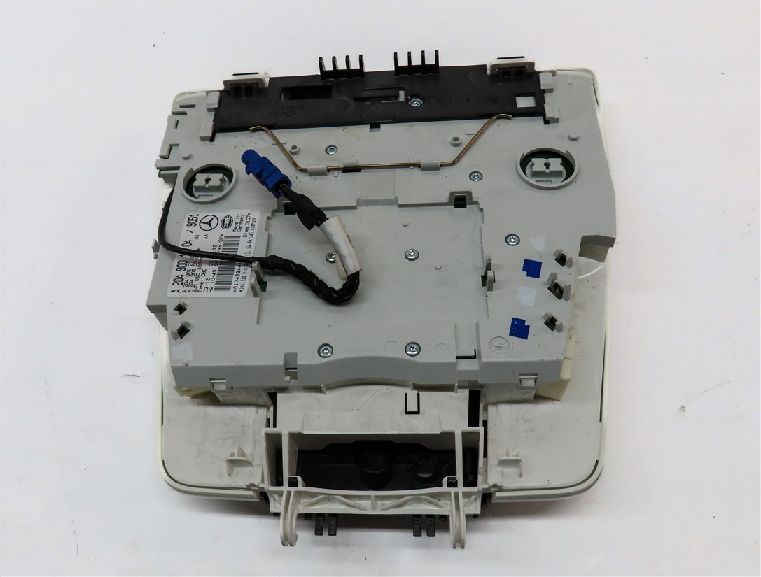 Thumbnail 5: 2012 MERCEDES C300 (W204) FRONT CENTER ROOF PRIMARY DOMELIGHT DOME LIGHT (BLACK)