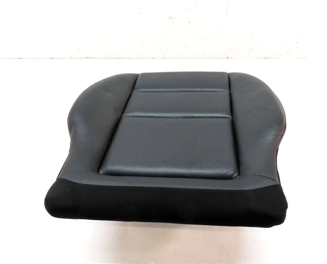 Thumbnail 4: 2012 MERCEDES C300 (W204) FRONT RIGHT LOWER HEATED SPORT SEAT CUSHION (Black)