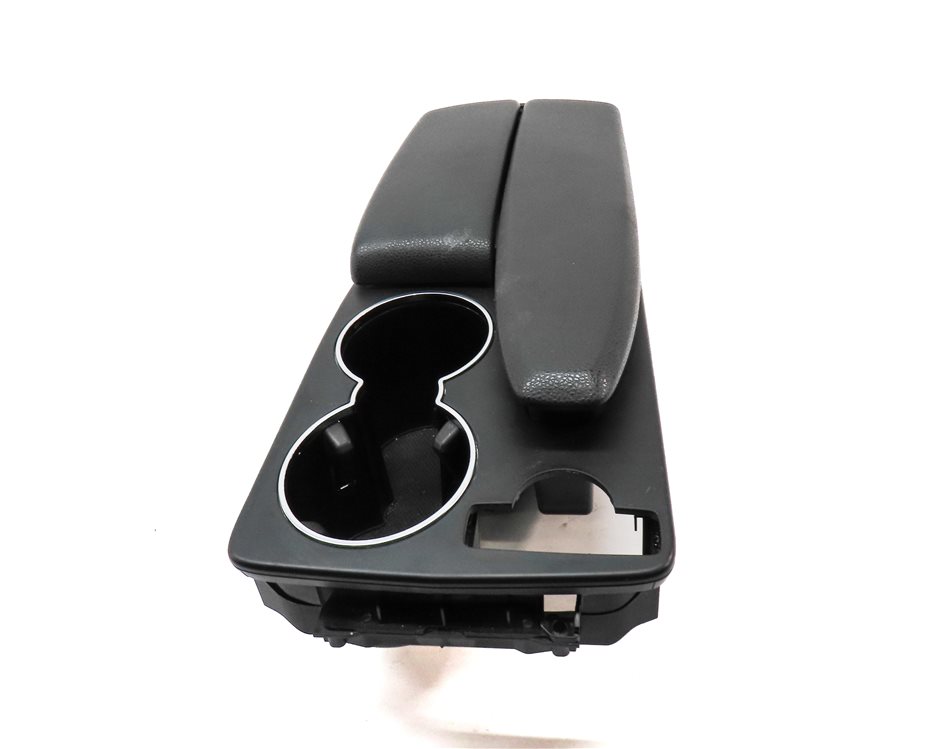 Thumbnail 2: 12-15 MERCEDES BENZ C250 C300 C350 (W204) COUPE / SEDAN CENTER CONSOLE (Black)