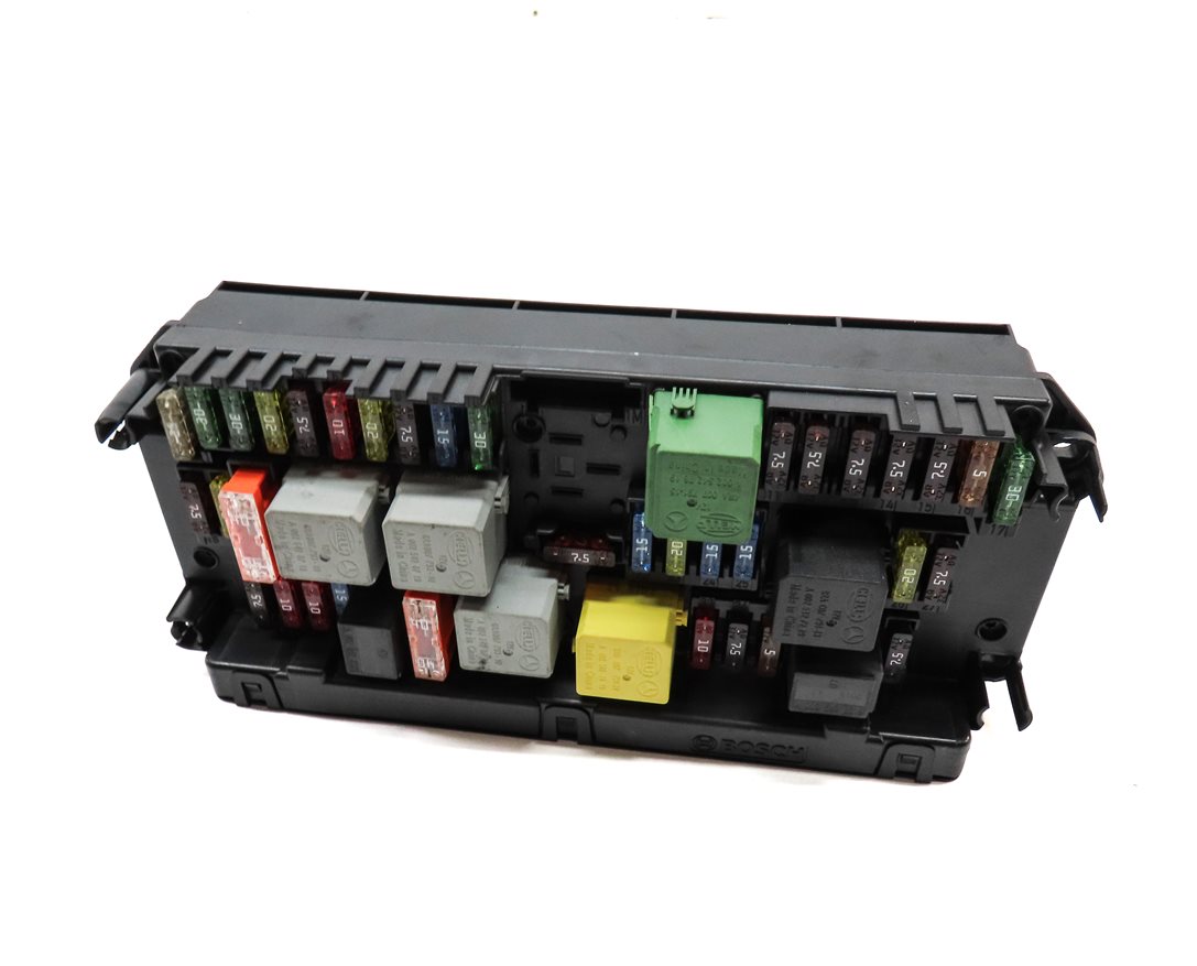 2012 MERCEDES C300 (W204) FRONT SIGNAL ACQUISITION MODULE SAM w/ FUSE BOX