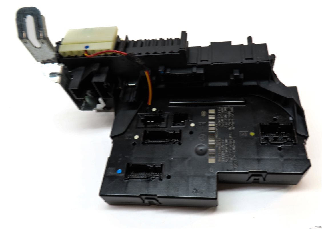 Thumbnail 4: 11-15 MERCEDES C250 C300 C350 (W204) REAR SIGNAL ACQUISITION CONTROL MODULE SAM